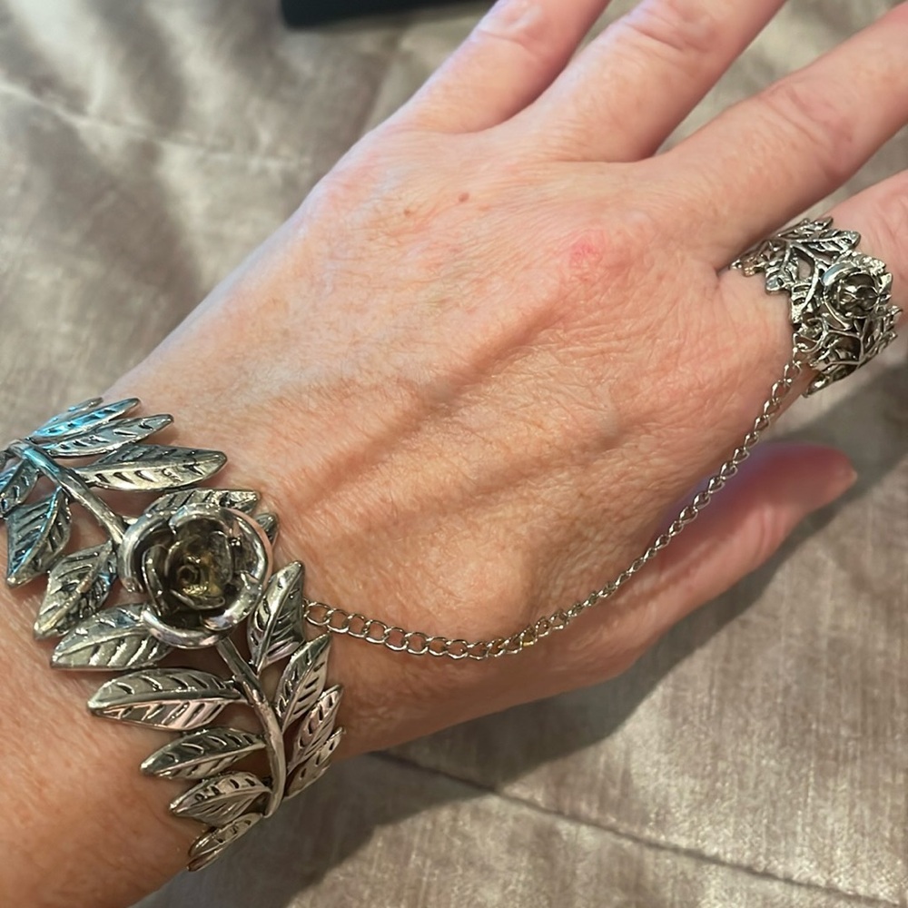 Rose Vine Bracelet Attached Rose Vine Ring Silver - Picture 3 of 5